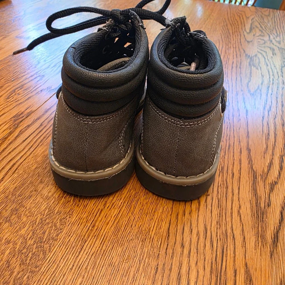 The Childrens Place Boys Sz 11 Grey Ankle Boots Size 11 Hiking Lace Up‎ High Top